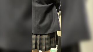 囲まれ・触られ・何も出来ない制服チャン jvip