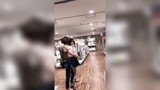 お姉さんの逆さパンチラ動画 静止画 １７１ voyeur jp 01