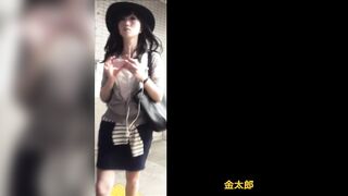 300作記念 逆さ撮り 撮影の現場 可愛いギャルのtバック アソコをかたどった様な綺麗な陰毛を激写 voyeur jp 02