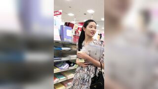 ２人のお姉さんの逆さパンチラ動画 静止画 ２０３ voyeur jp 03
