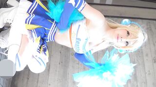 高画質版 コミックマーケット コスプレ 巨乳美人レイヤーさんの衝撃パンチラ 強風めくれ 座り対面 バック ビキニ スク水 voyeur jp