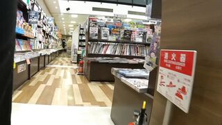 ダックス作品20 制服女子のパンスト白pと制服女子の変わった履き物とオマケ的な感じでお姉さんの棚下 voyeur jp